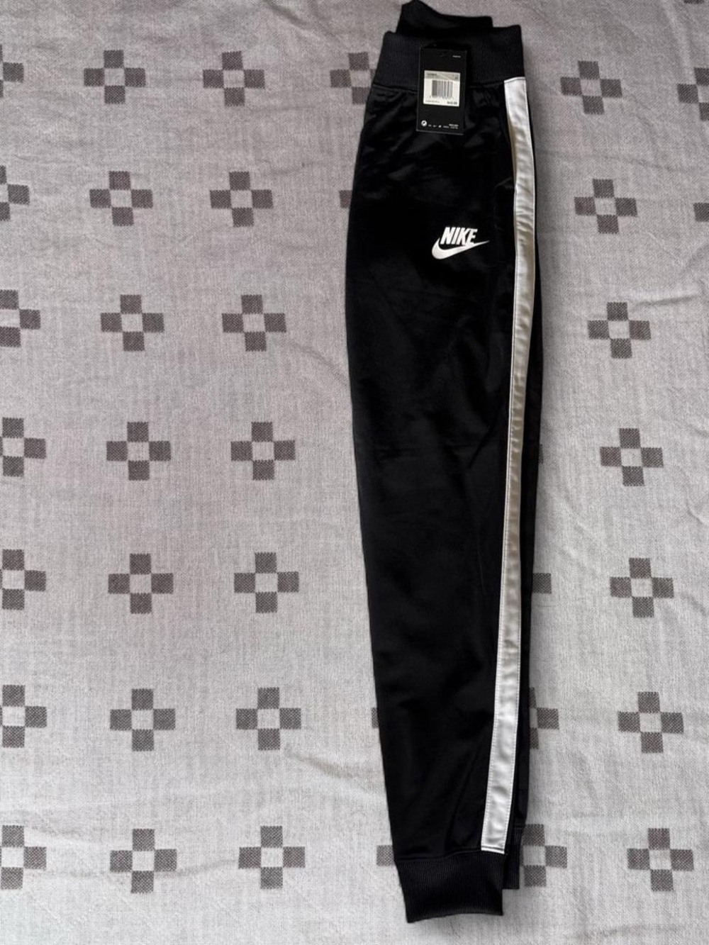 Nike Women’s Black Joggers - Picture 4 of 4